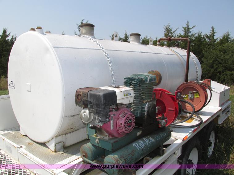 image for item H1217 1987 Fleming fuel trailer