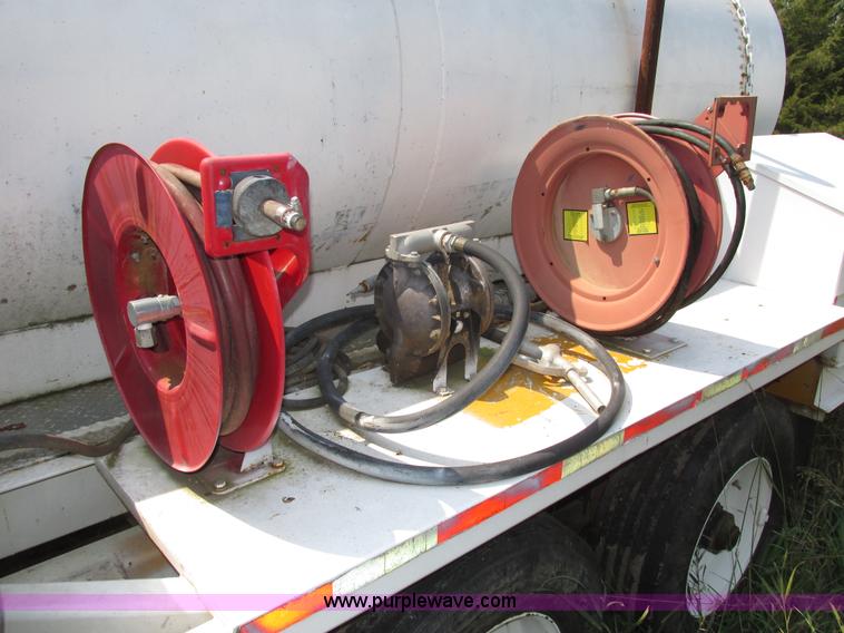 image for item H1217 1987 Fleming fuel trailer