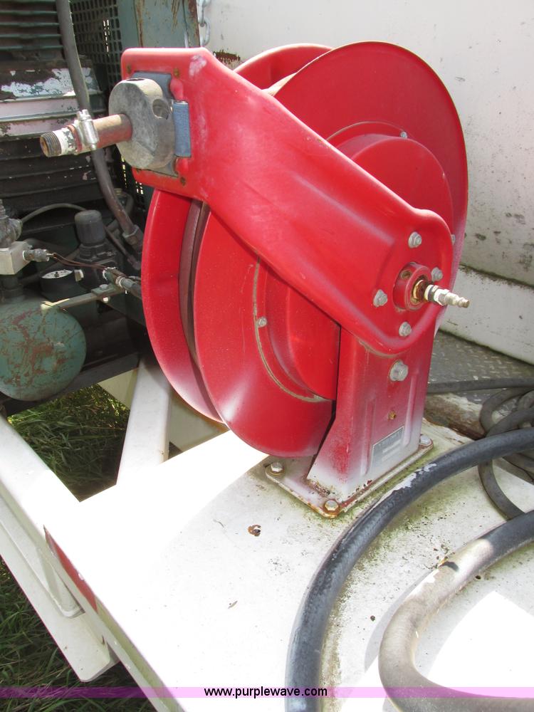 image for item H1217 1987 Fleming fuel trailer