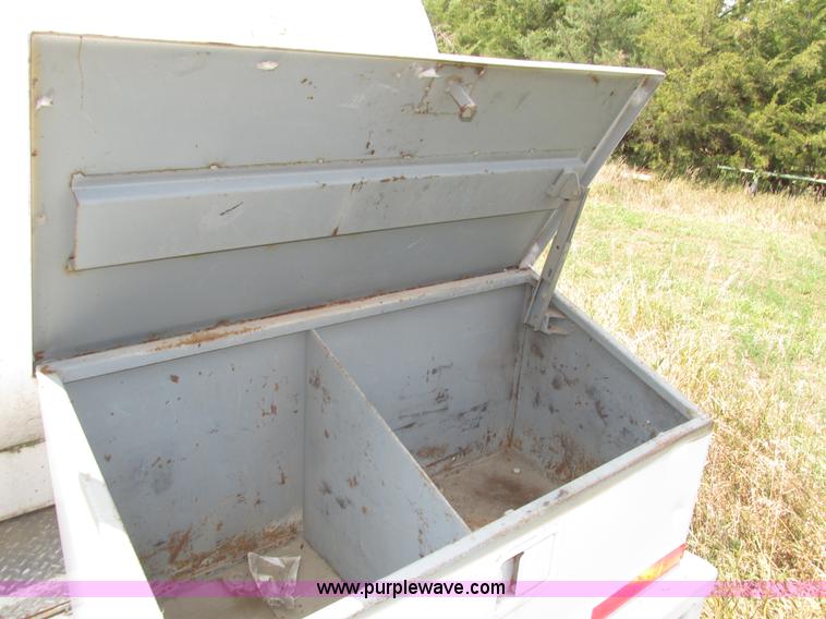 image for item H1217 1987 Fleming fuel trailer