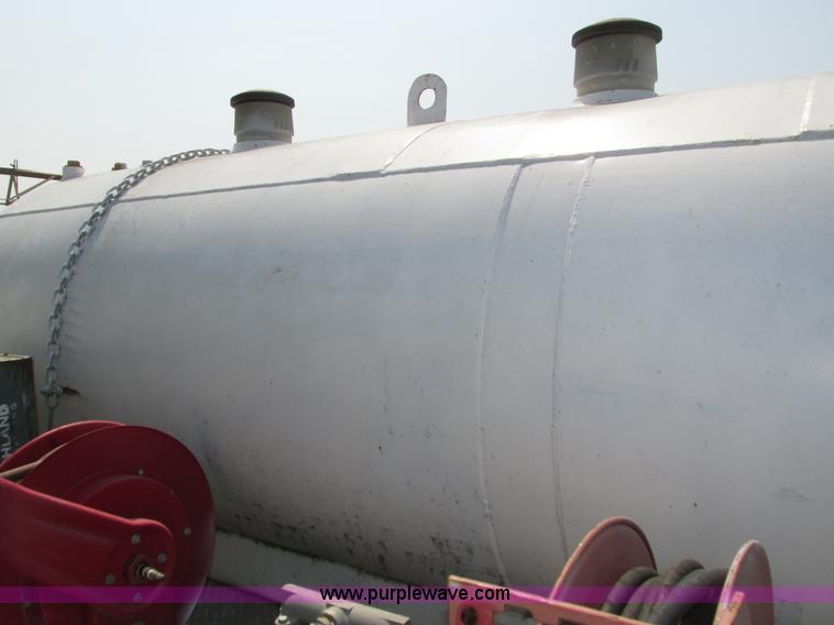 image for item H1217 1987 Fleming fuel trailer