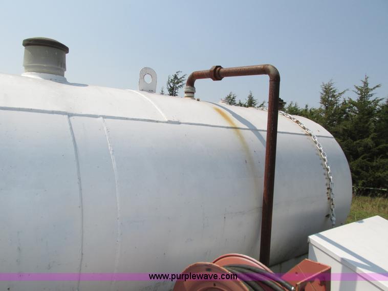 image for item H1217 1987 Fleming fuel trailer