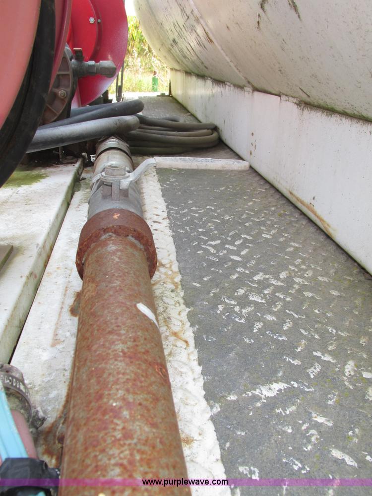 image for item H1217 1987 Fleming fuel trailer