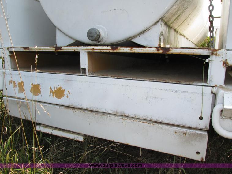 image for item H1217 1987 Fleming fuel trailer