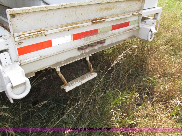 image for item H1217 1987 Fleming fuel trailer