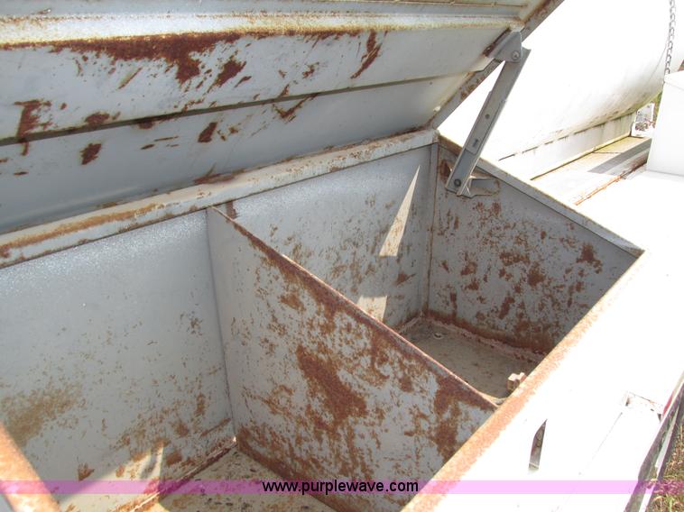 image for item H1217 1987 Fleming fuel trailer