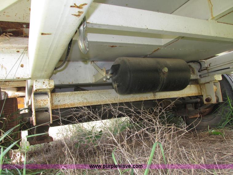 image for item H1217 1987 Fleming fuel trailer