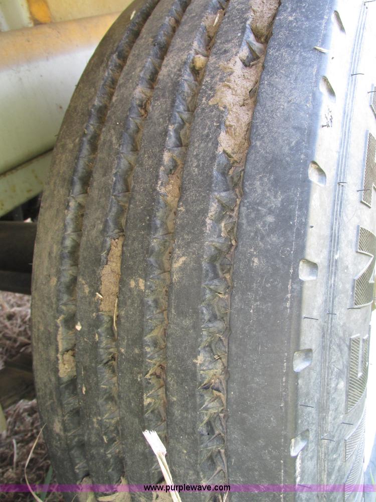 image for item H1217 1987 Fleming fuel trailer