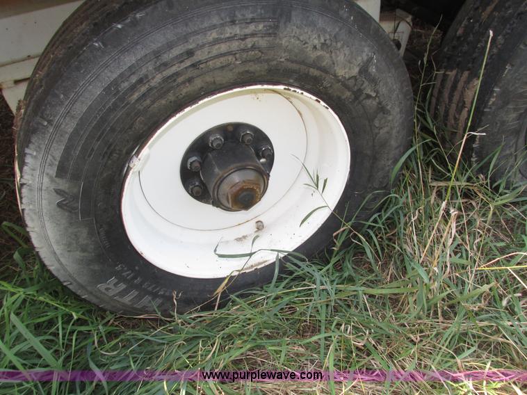 image for item H1217 1987 Fleming fuel trailer