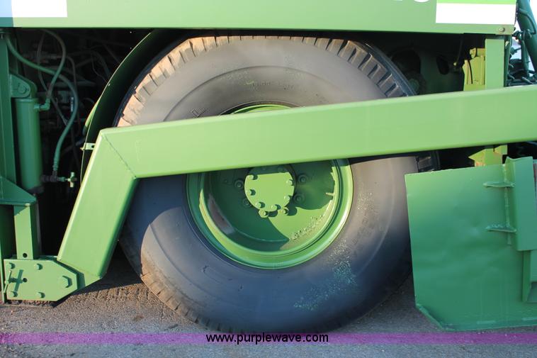 image for item H8064 1982 Barber Greene SB-131 asphalt paver