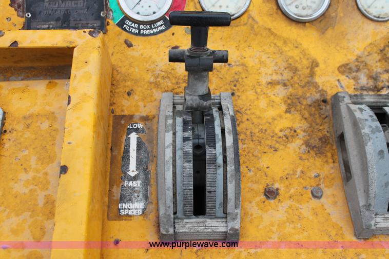 image for item H8071 Gomaco 8500B trimmer placer