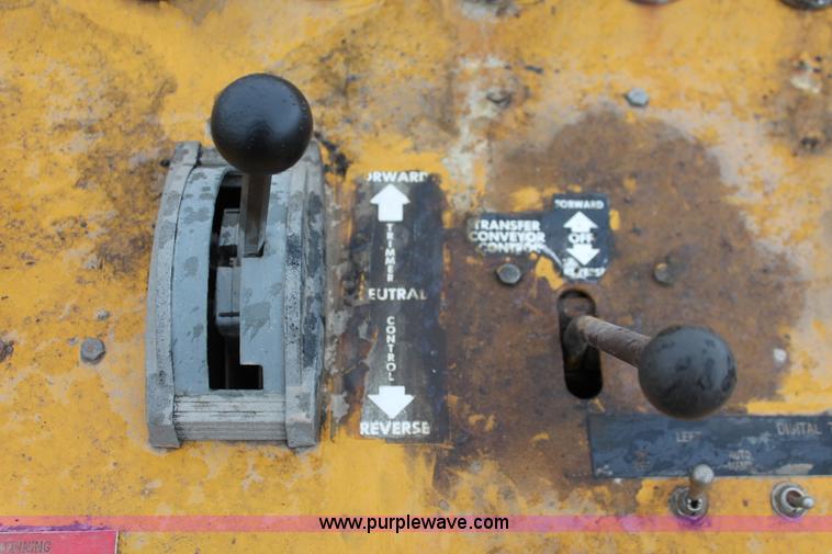 image for item H8071 Gomaco 8500B trimmer placer