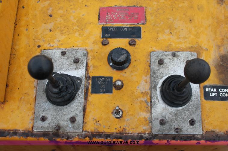 image for item H8071 Gomaco 8500B trimmer placer