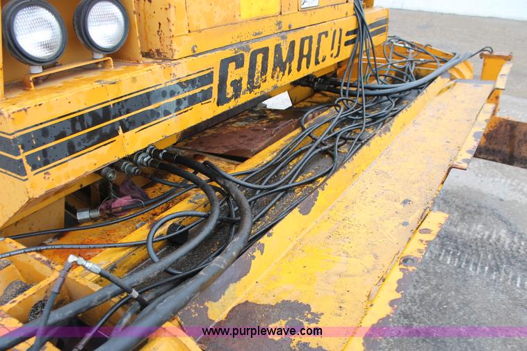 image for item H8071 Gomaco 8500B trimmer placer