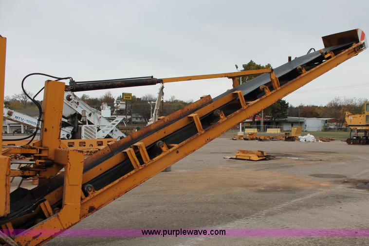 image for item H8071 Gomaco 8500B trimmer placer