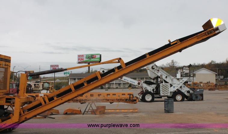 image for item H8071 Gomaco 8500B trimmer placer