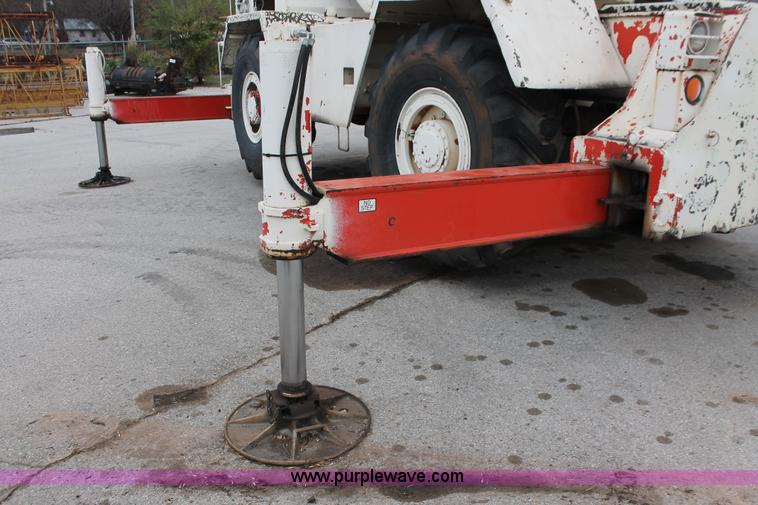 image for item H8078 Koehring S888 crane