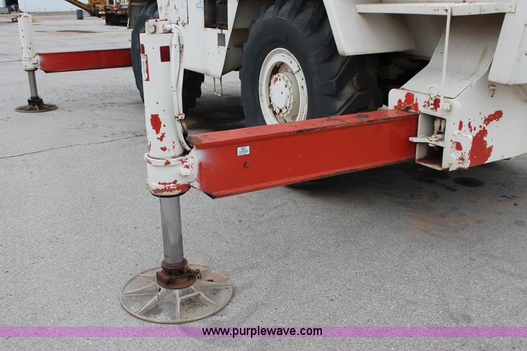 image for item H8078 Koehring S888 crane