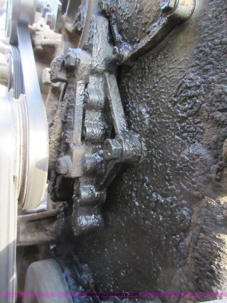 image for item I1836 1993 International 9400 semi truck