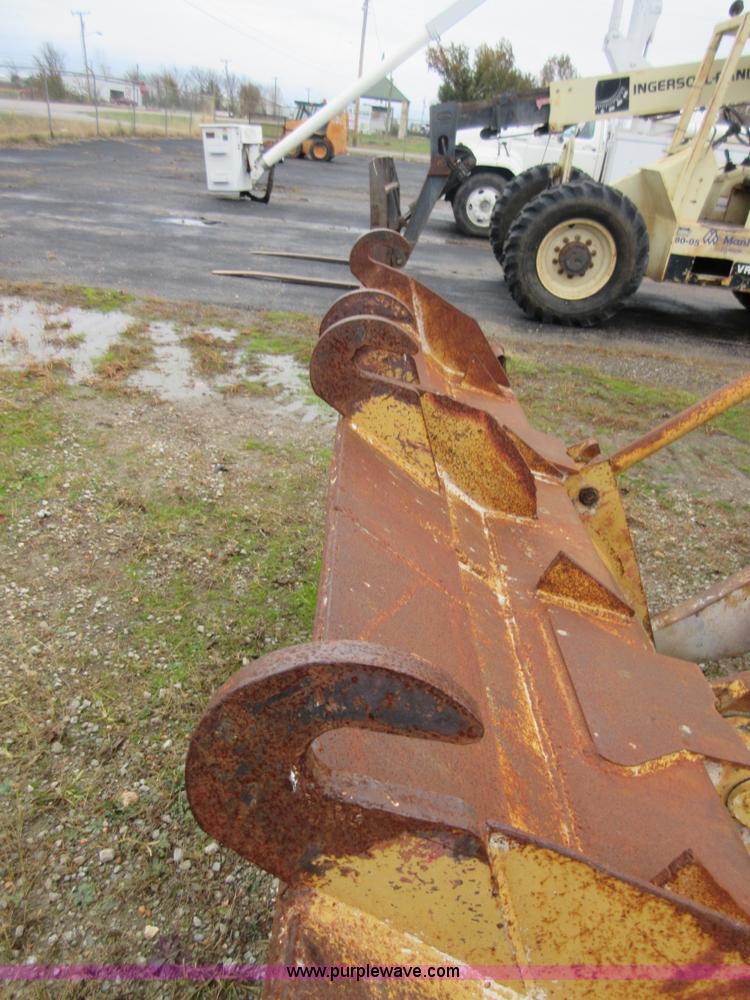 image for item I1846 1978 Caterpillar 910 wheel loader