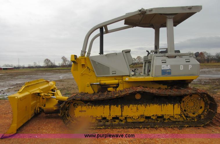 image for item I1847 1996 Komatsu D41P-6 dozer