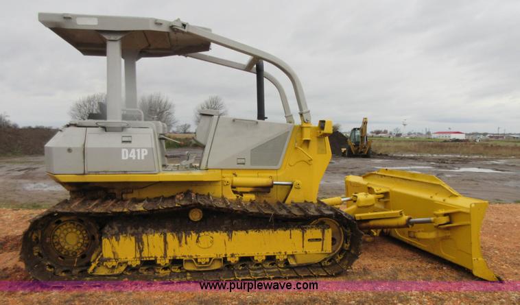 image for item I1847 1996 Komatsu D41P-6 dozer