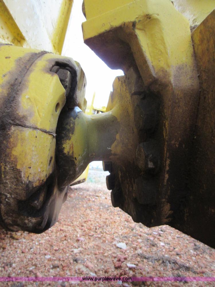 image for item I1847 1996 Komatsu D41P-6 dozer