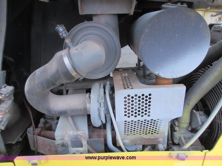 image for item I1847 1996 Komatsu D41P-6 dozer