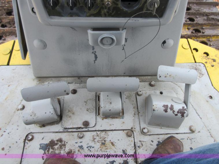 image for item I1847 1996 Komatsu D41P-6 dozer