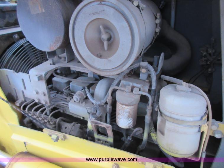 image for item I1847 1996 Komatsu D41P-6 dozer