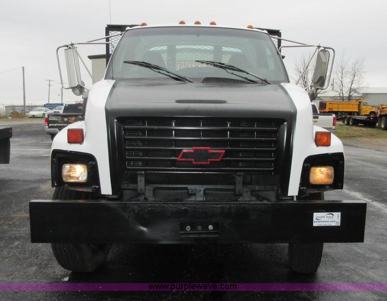 image for item I1850 2003 Chevrolet W7500 dump truck