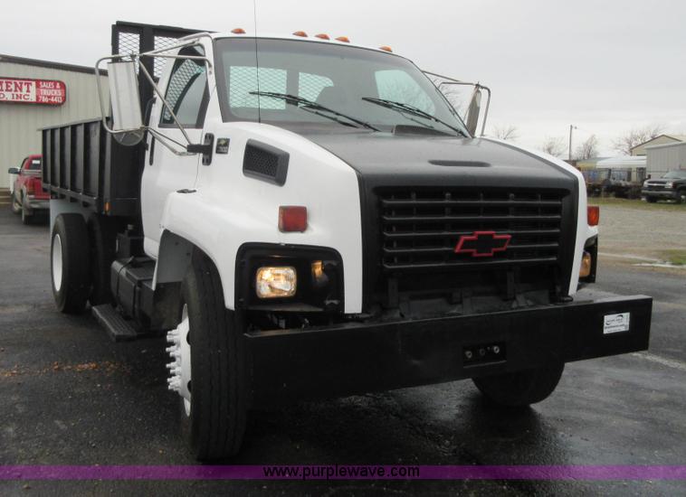 image for item I1850 2003 Chevrolet W7500 dump truck