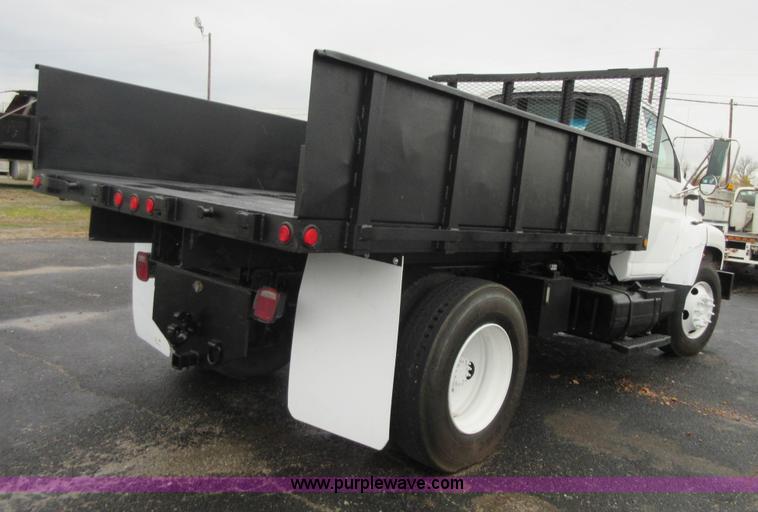 image for item I1850 2003 Chevrolet W7500 dump truck
