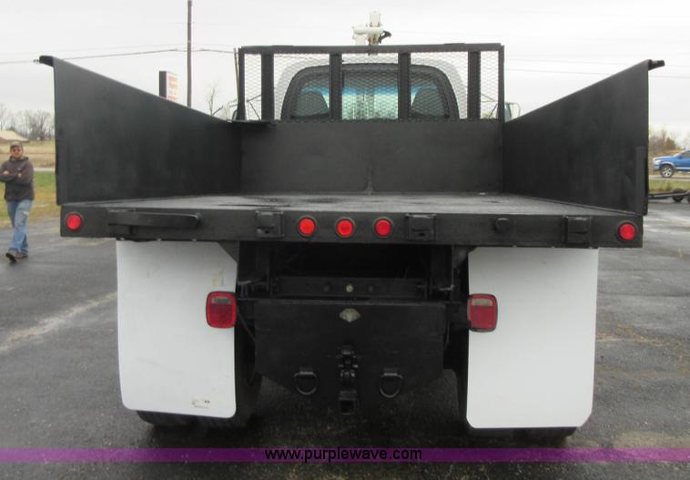 image for item I1850 2003 Chevrolet W7500 dump truck