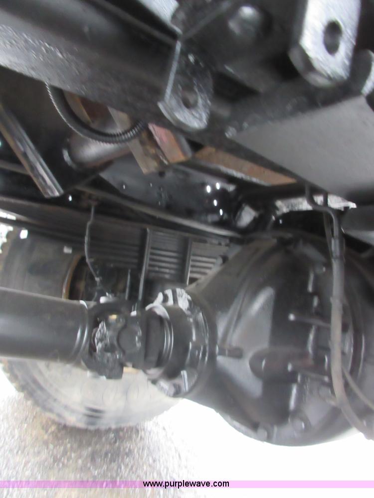 image for item I1850 2003 Chevrolet W7500 dump truck