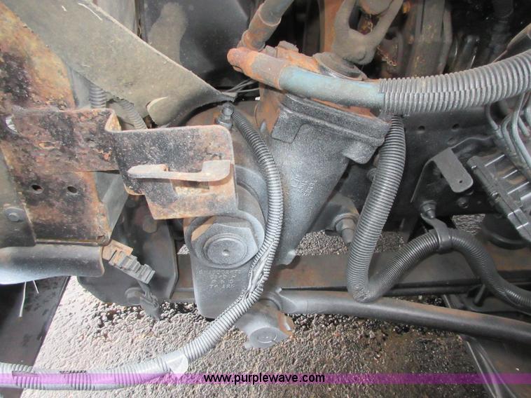 image for item I1850 2003 Chevrolet W7500 dump truck