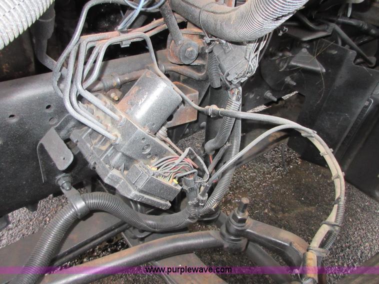 image for item I1850 2003 Chevrolet W7500 dump truck