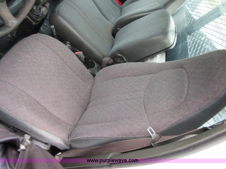 image for item I1850 2003 Chevrolet W7500 dump truck