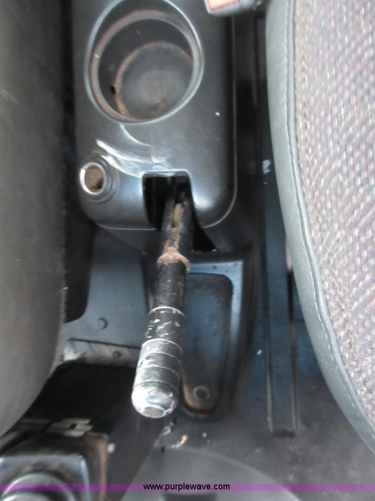 image for item I1850 2003 Chevrolet W7500 dump truck