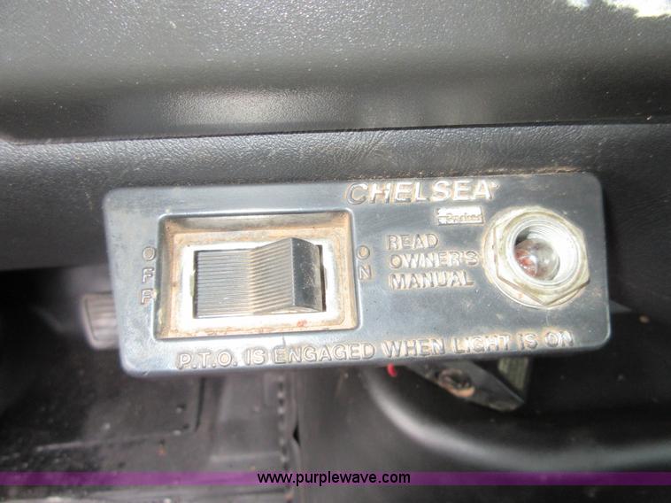 image for item I1850 2003 Chevrolet W7500 dump truck