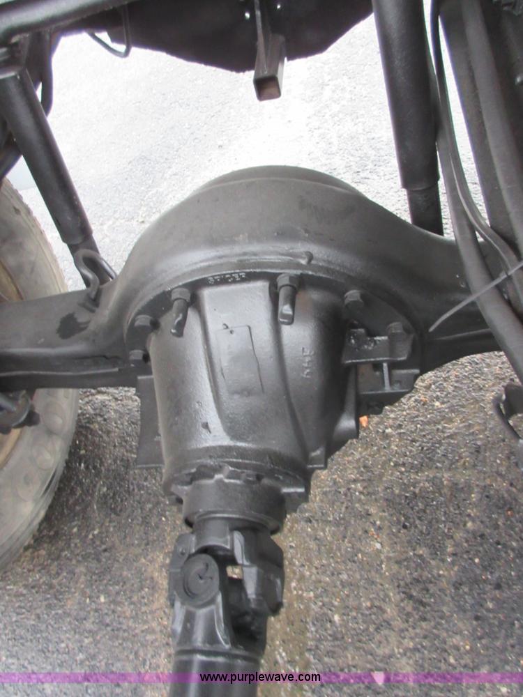 image for item I1850 2003 Chevrolet W7500 dump truck