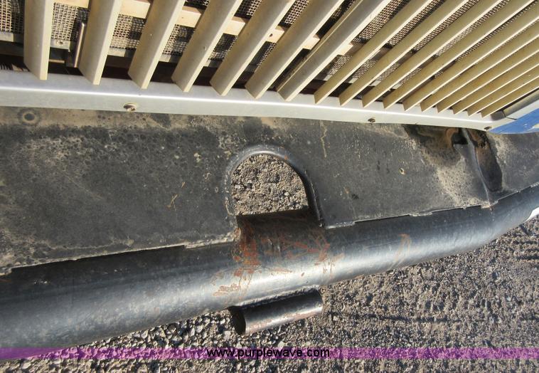 image for item I1909 1991 International 9400 vacuum truck