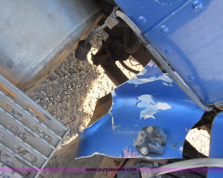 image for item I1909 1991 International 9400 vacuum truck