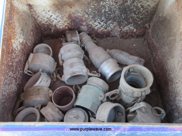 image for item I1909 1991 International 9400 vacuum truck