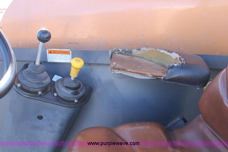 image for item J1351 1998 Case 686G telehandler