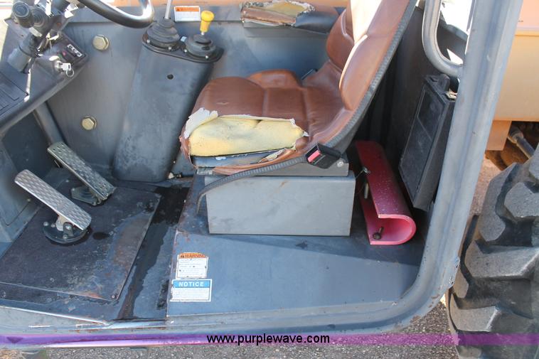 image for item J1351 1998 Case 686G telehandler