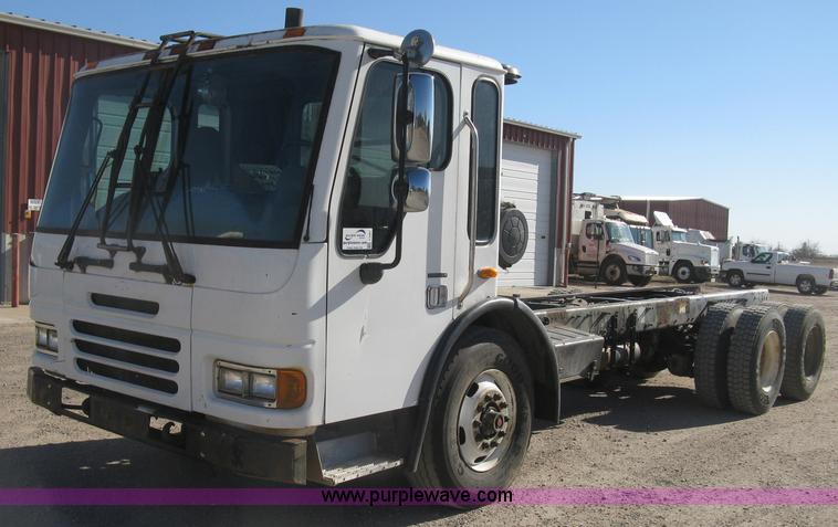 image for item J2987 2004 Sterling Condor truck cab and chassis