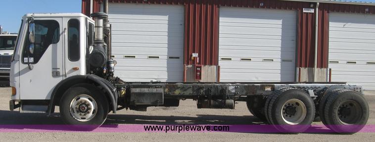 image for item J2987 2004 Sterling Condor truck cab and chassis