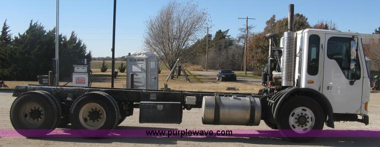 image for item J2987 2004 Sterling Condor truck cab and chassis