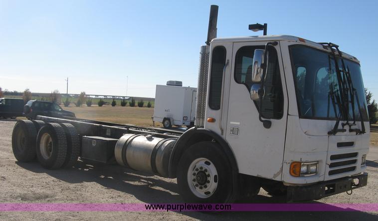 image for item J2987 2004 Sterling Condor truck cab and chassis